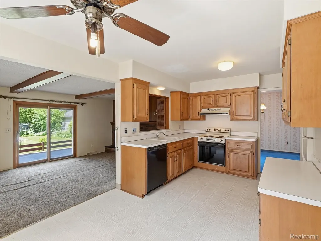 2009 Linwood Avenue Royal Oak City MI 48073