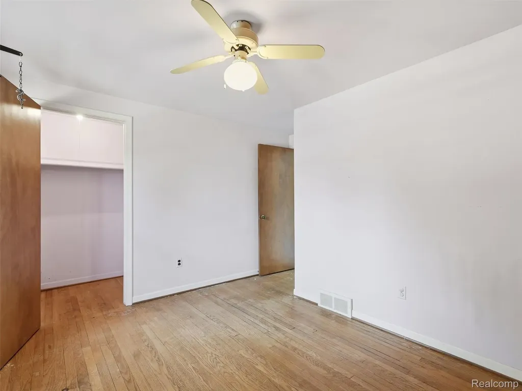 2009 Linwood Avenue Royal Oak City MI 48073