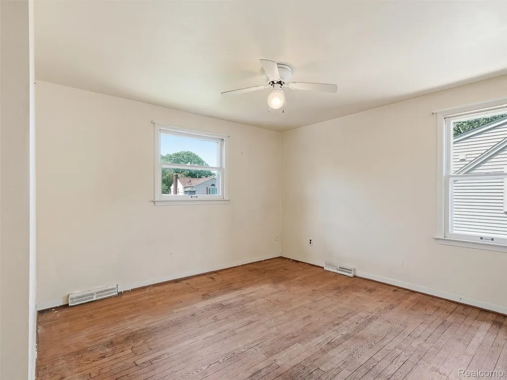 2009 Linwood Avenue Royal Oak City MI 48073
