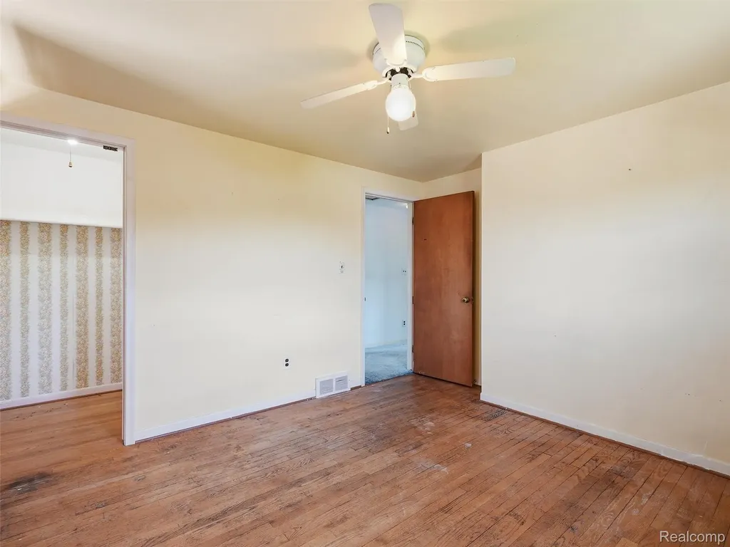 2009 Linwood Avenue Royal Oak City MI 48073