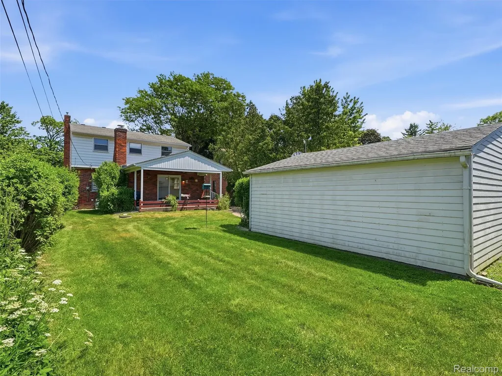 2009 Linwood Avenue Royal Oak City MI 48073