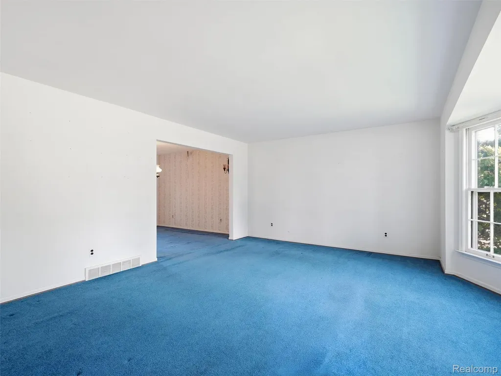 2009 Linwood Avenue Royal Oak City MI 48073
