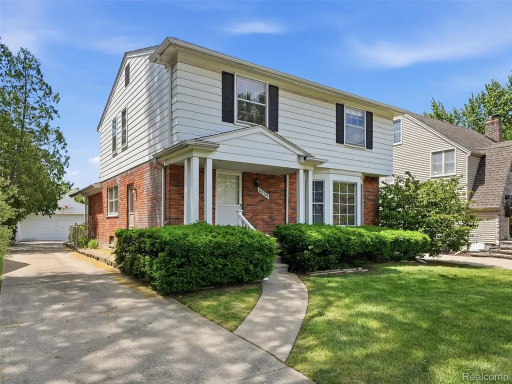 2009 Linwood Avenue Royal Oak City MI 48073