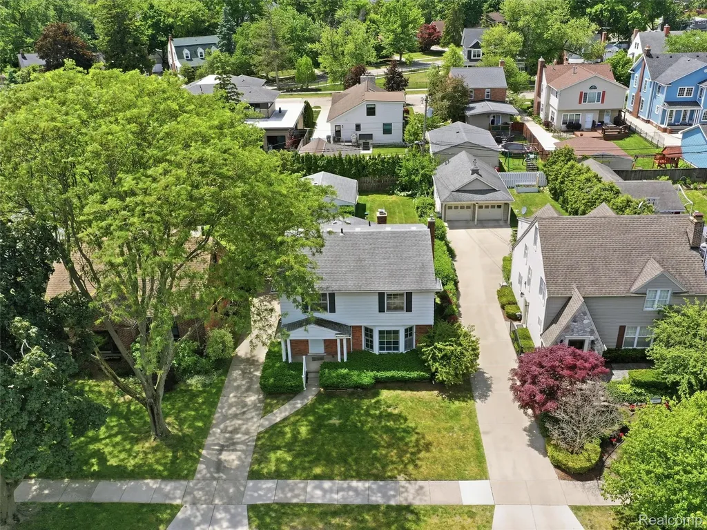 2009 Linwood Avenue Royal Oak City MI 48073