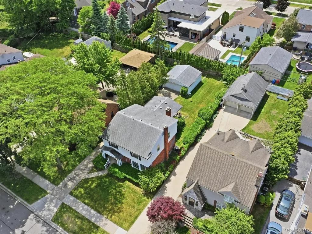 2009 Linwood Avenue Royal Oak City MI 48073
