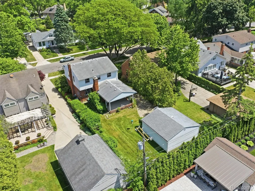 2009 Linwood Avenue Royal Oak City MI 48073