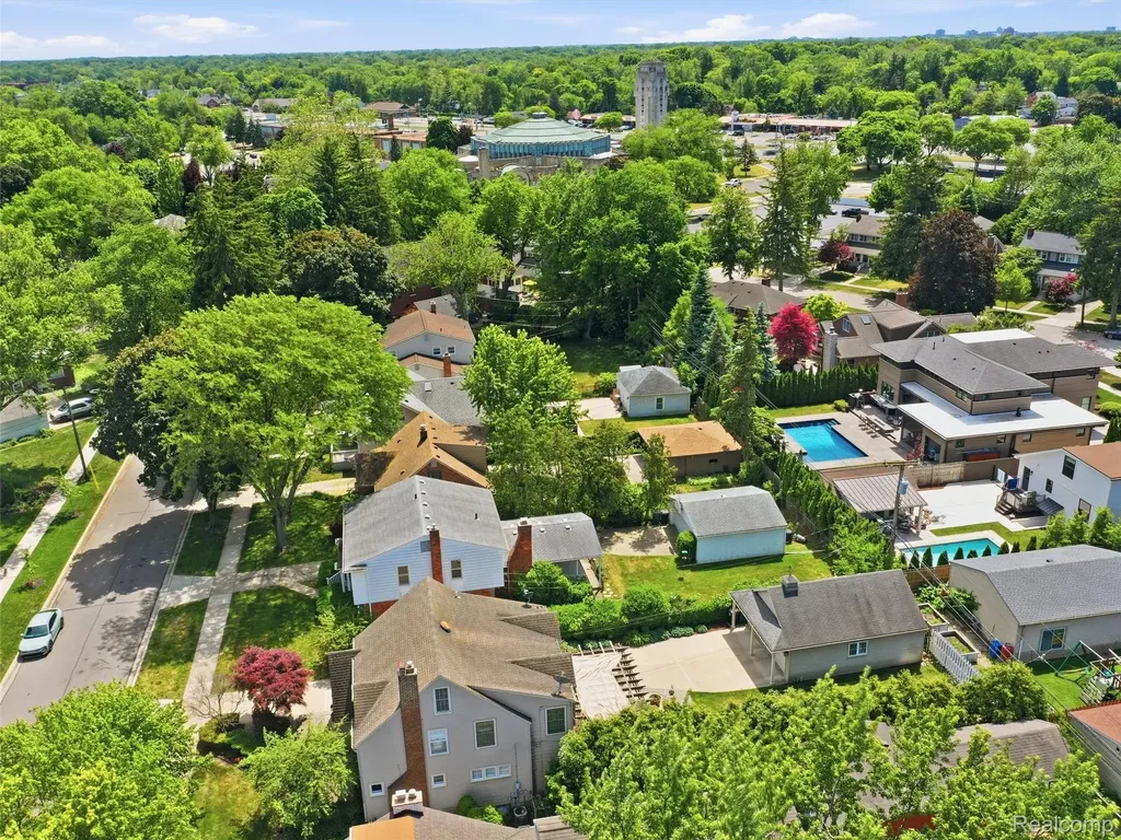 2009 Linwood Avenue Royal Oak City MI 48073