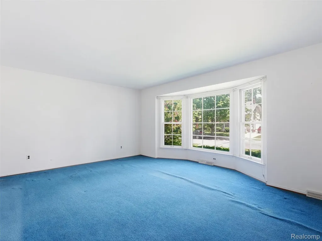 2009 Linwood Avenue Royal Oak City MI 48073