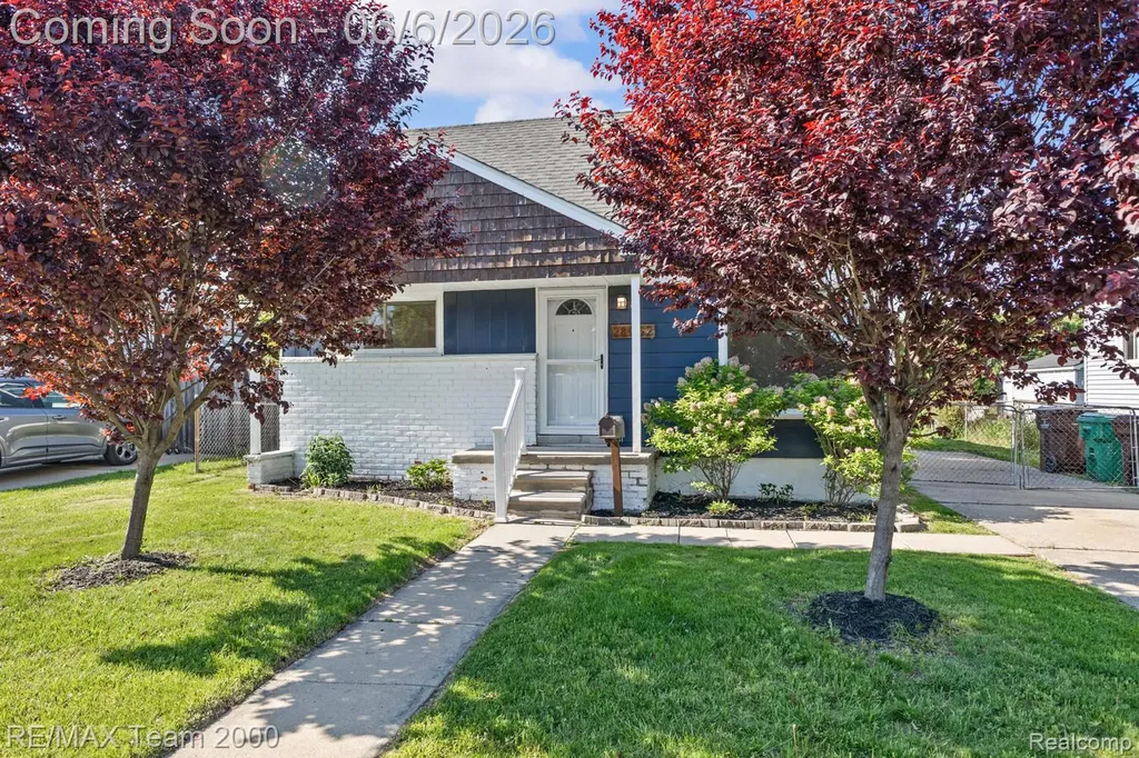 28952 Bridge Street Garden City City MI 48135