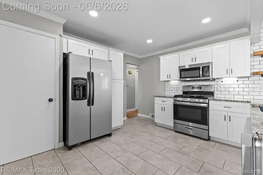 28952 Bridge Street Garden City City MI 48135