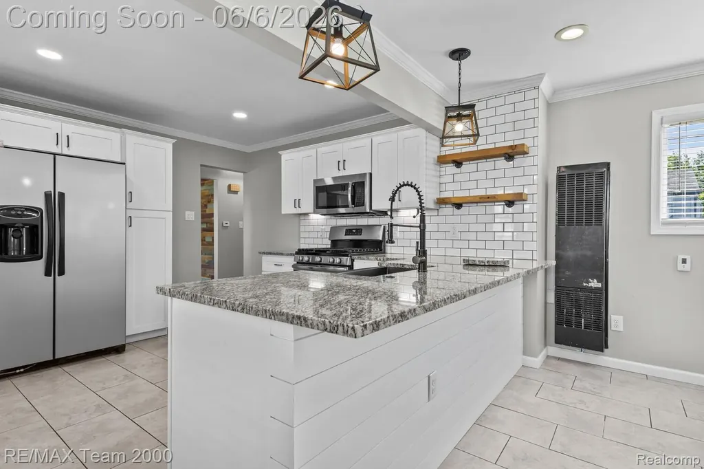 28952 Bridge Street Garden City City MI 48135