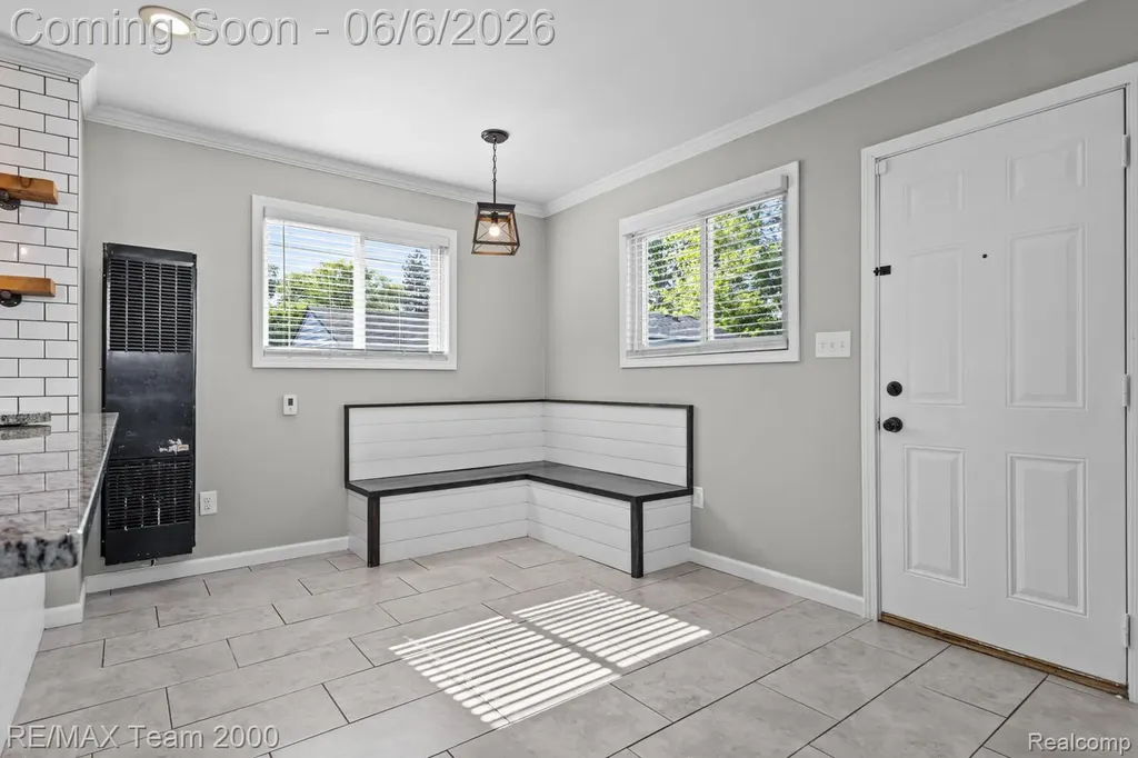 28952 Bridge Street Garden City City MI 48135