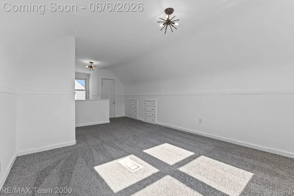 28952 Bridge Street Garden City City MI 48135