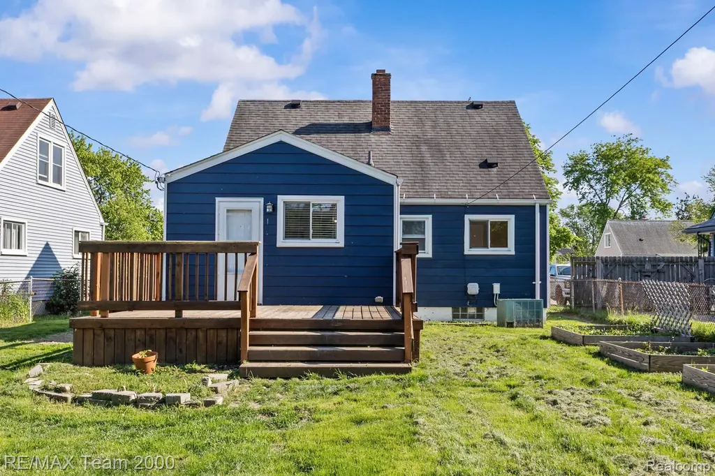 28952 Bridge Street Garden City City MI 48135