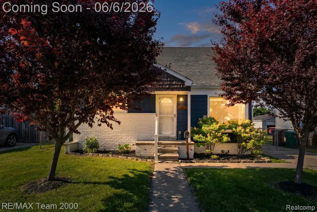 28952 Bridge Street Garden City City MI 48135