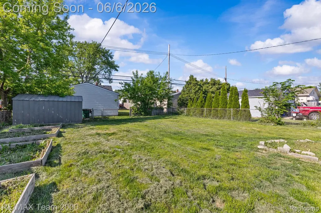 28952 Bridge Street Garden City City MI 48135