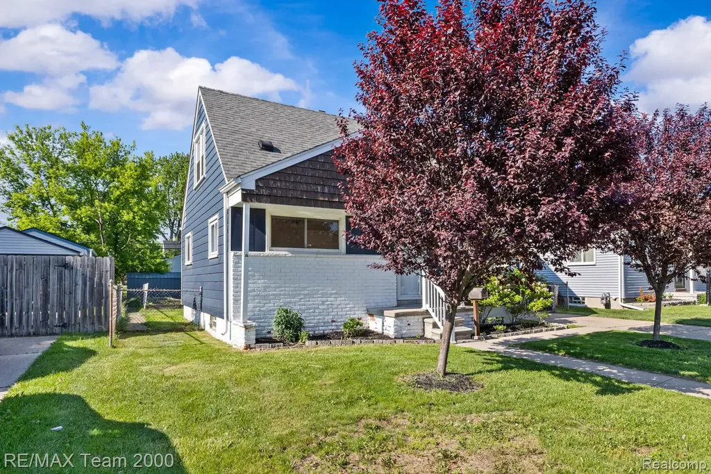 28952 Bridge Street Garden City City MI 48135