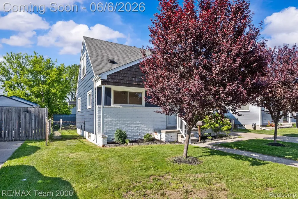 28952 Bridge Street Garden City City MI 48135