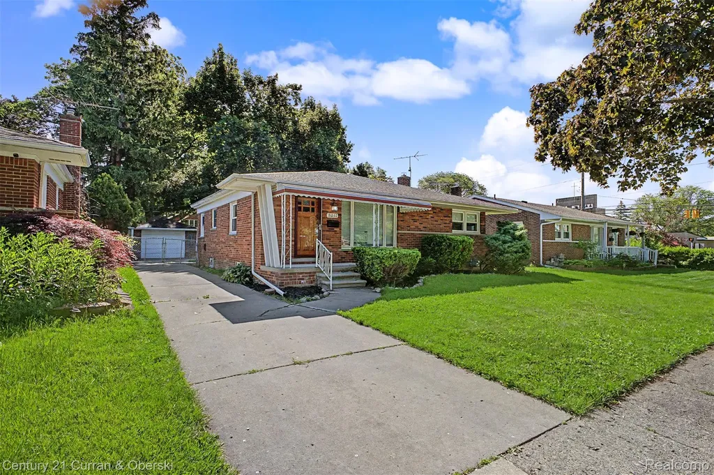 8212 Glengary Street Dearborn Heights City MI 48127