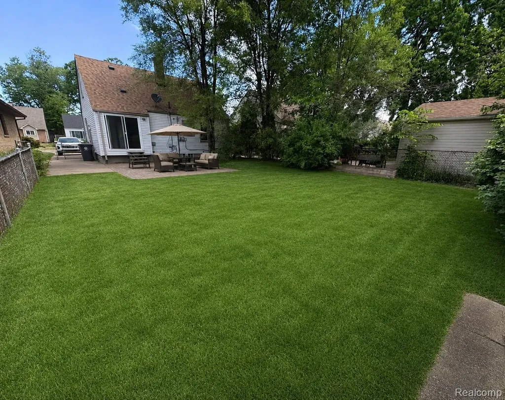 116 Devillen Avenue Royal Oak City MI 48073