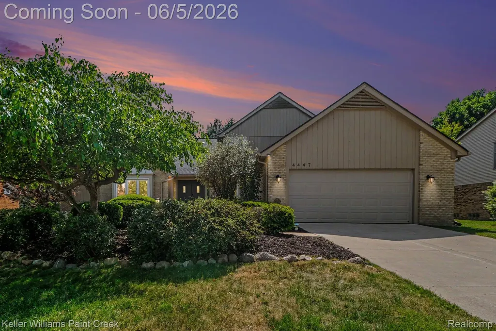 4447 Bentley Drive Troy City MI 48098
