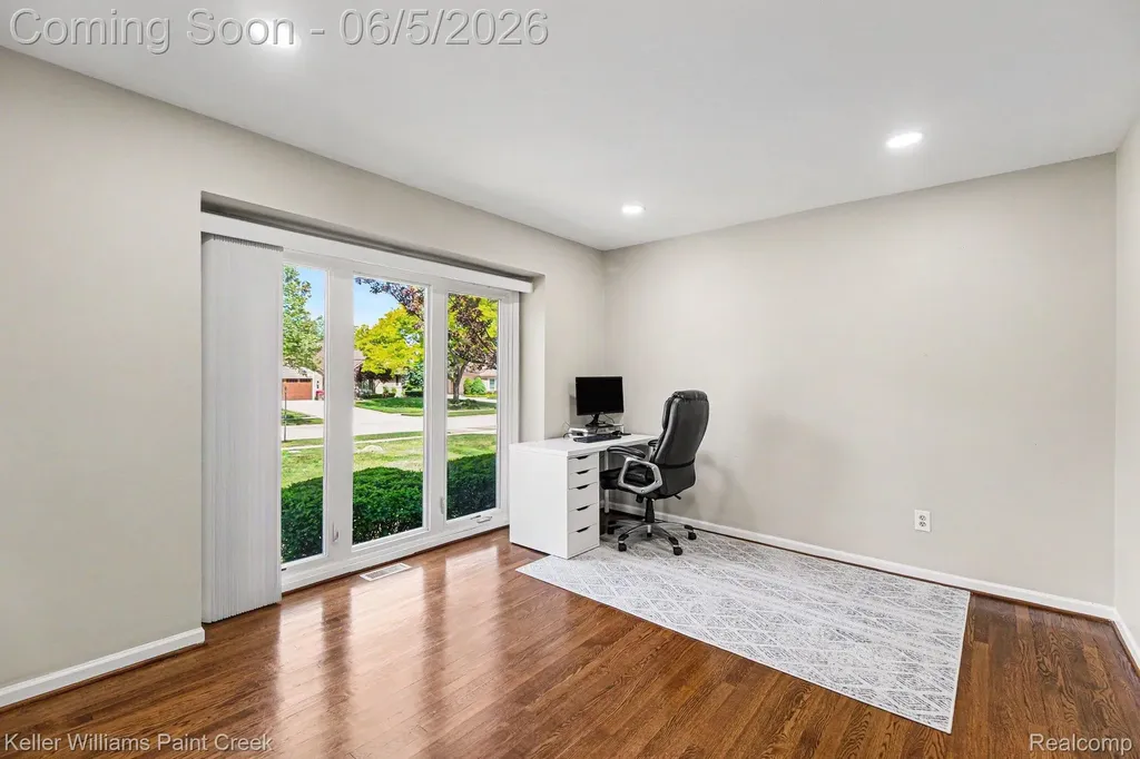 4447 Bentley Drive Troy City MI 48098
