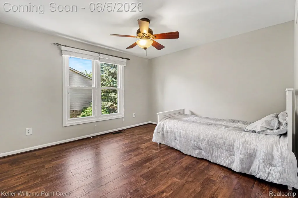 4447 Bentley Drive Troy City MI 48098