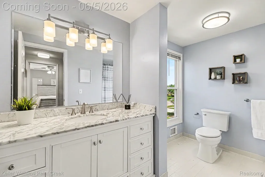 4447 Bentley Drive Troy City MI 48098