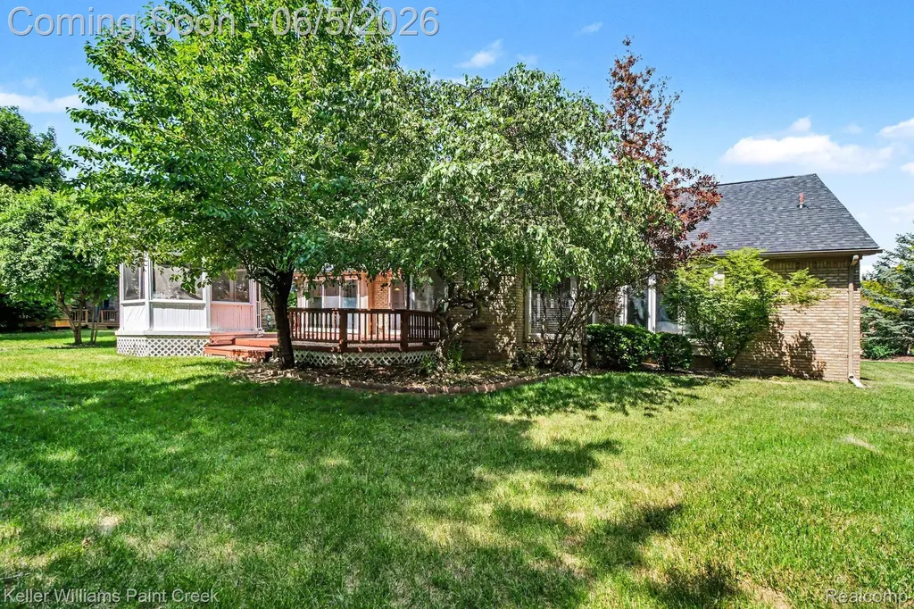 4447 Bentley Drive Troy City MI 48098
