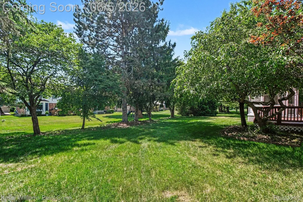 4447 Bentley Drive Troy City MI 48098