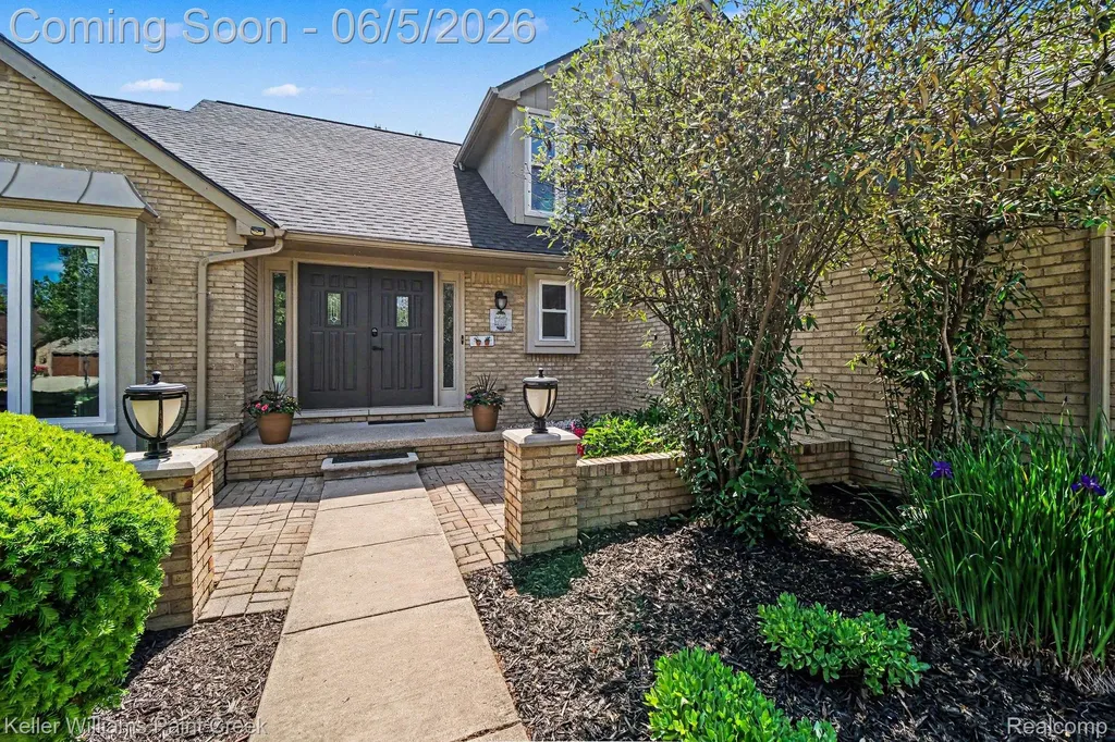 4447 Bentley Drive Troy City MI 48098