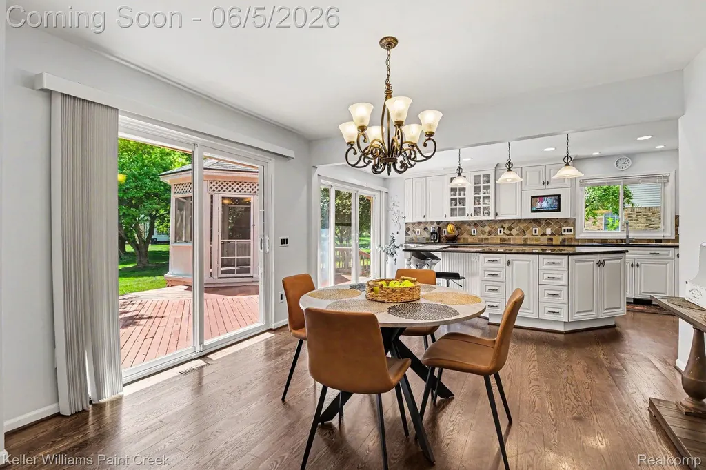 4447 Bentley Drive Troy City MI 48098