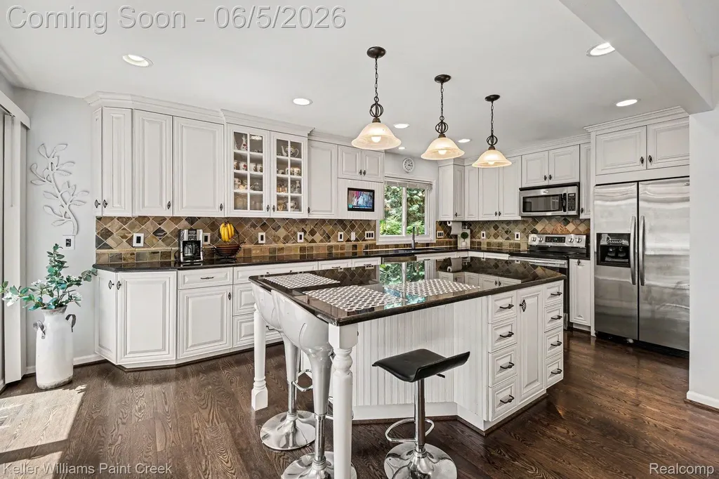 4447 Bentley Drive Troy City MI 48098