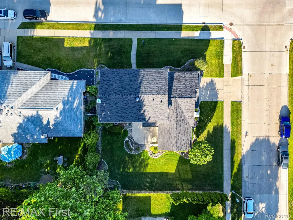 30607 Lorraine Avenue Warren City MI 48093