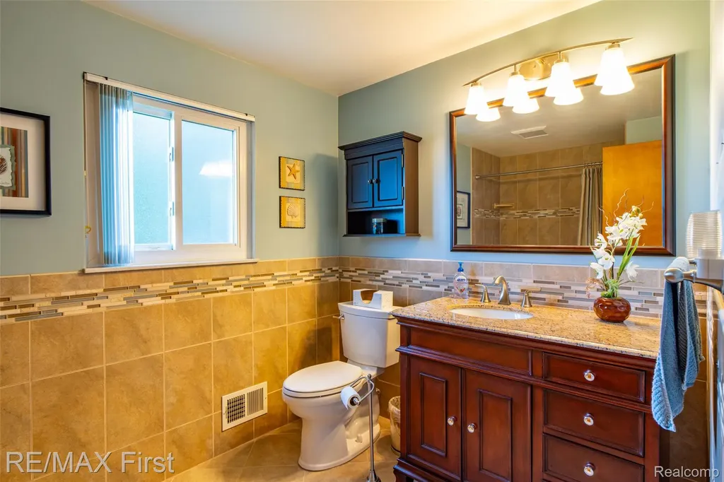 30607 Lorraine Avenue Warren City MI 48093
