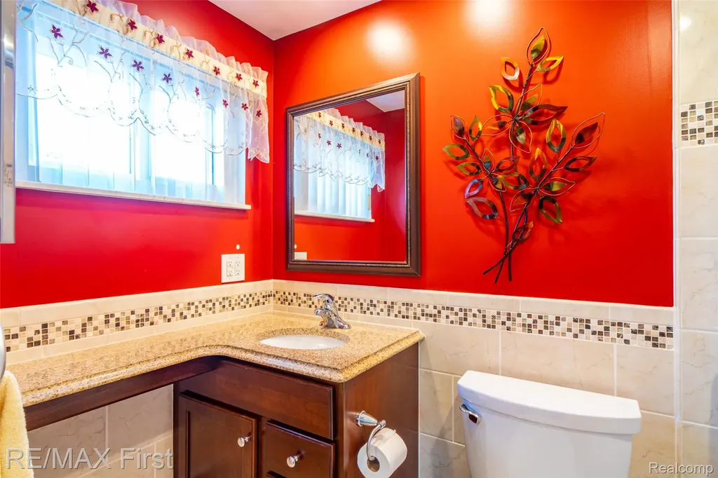 30607 Lorraine Avenue Warren City MI 48093