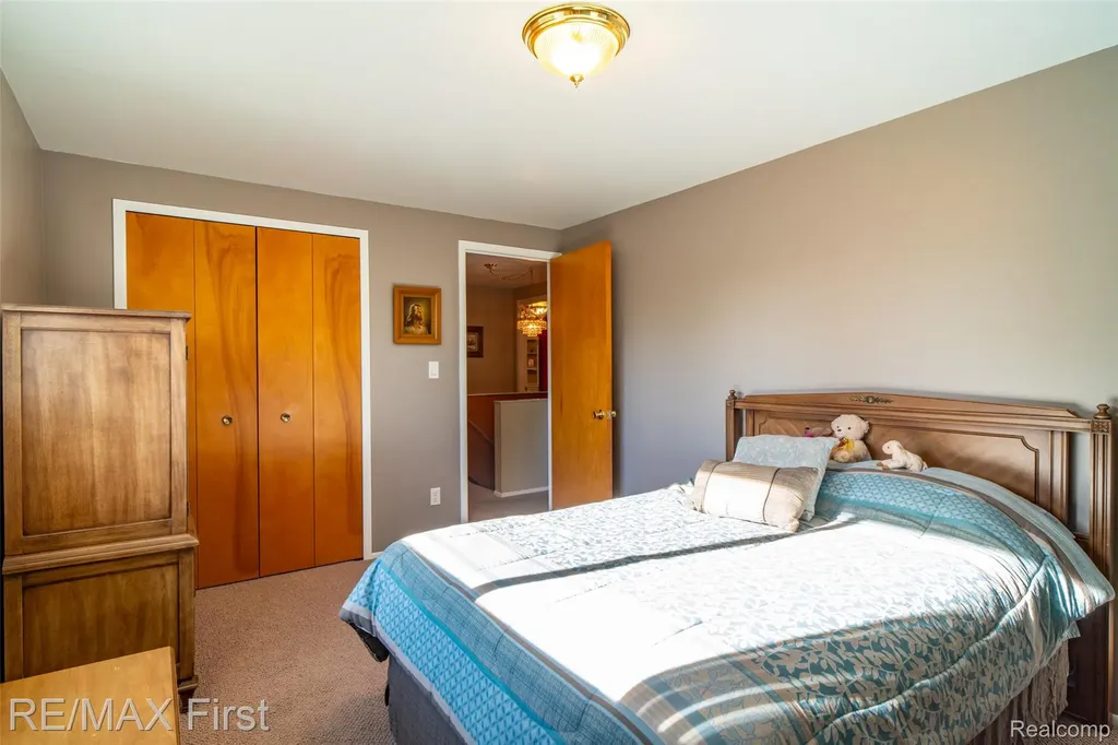 30607 Lorraine Avenue Warren City MI 48093