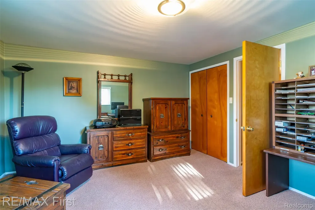 30607 Lorraine Avenue Warren City MI 48093