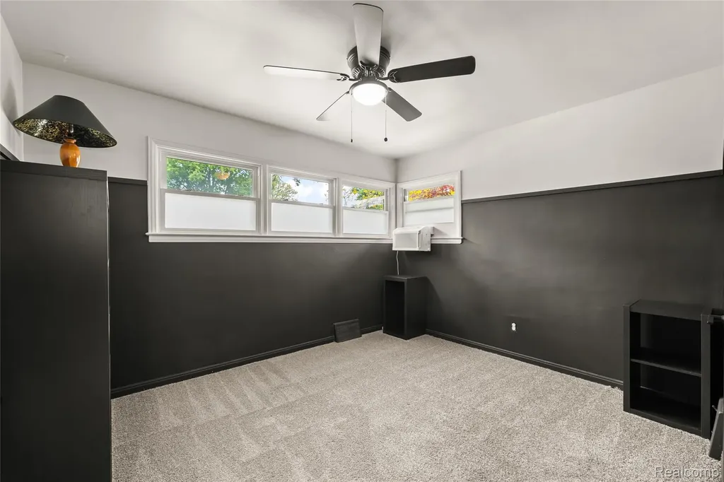 1916 Kalama Avenue Royal Oak City MI 48067