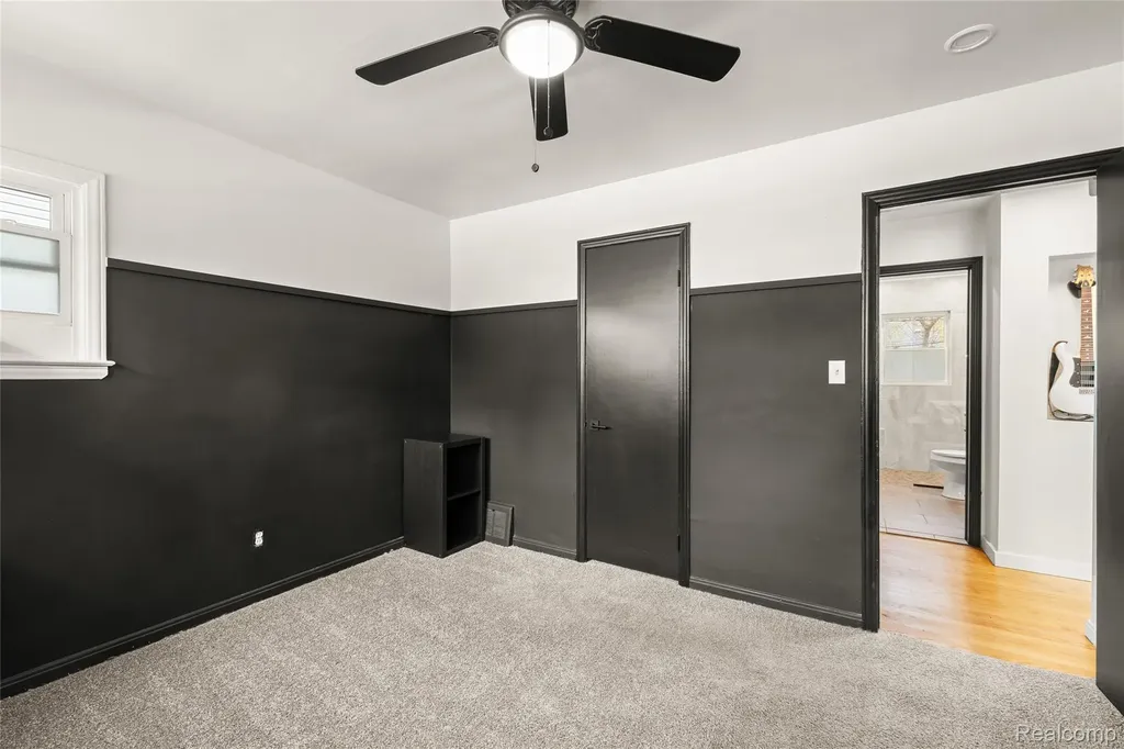 1916 Kalama Avenue Royal Oak City MI 48067