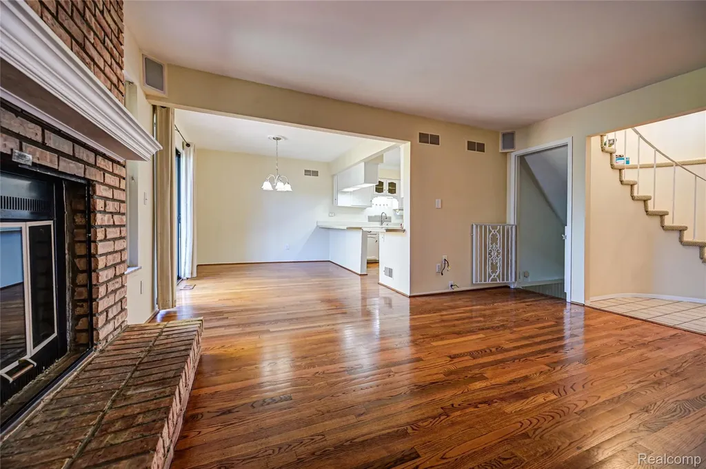 1946 White Birch Court Rochester City MI 48309