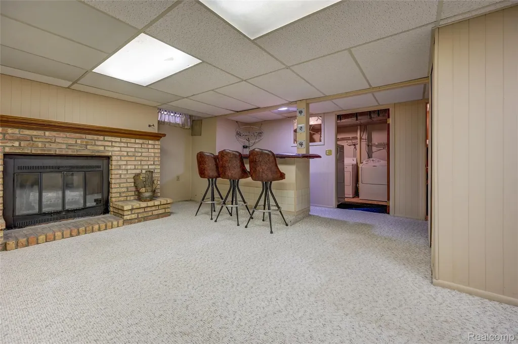 1946 White Birch Court Rochester City MI 48309
