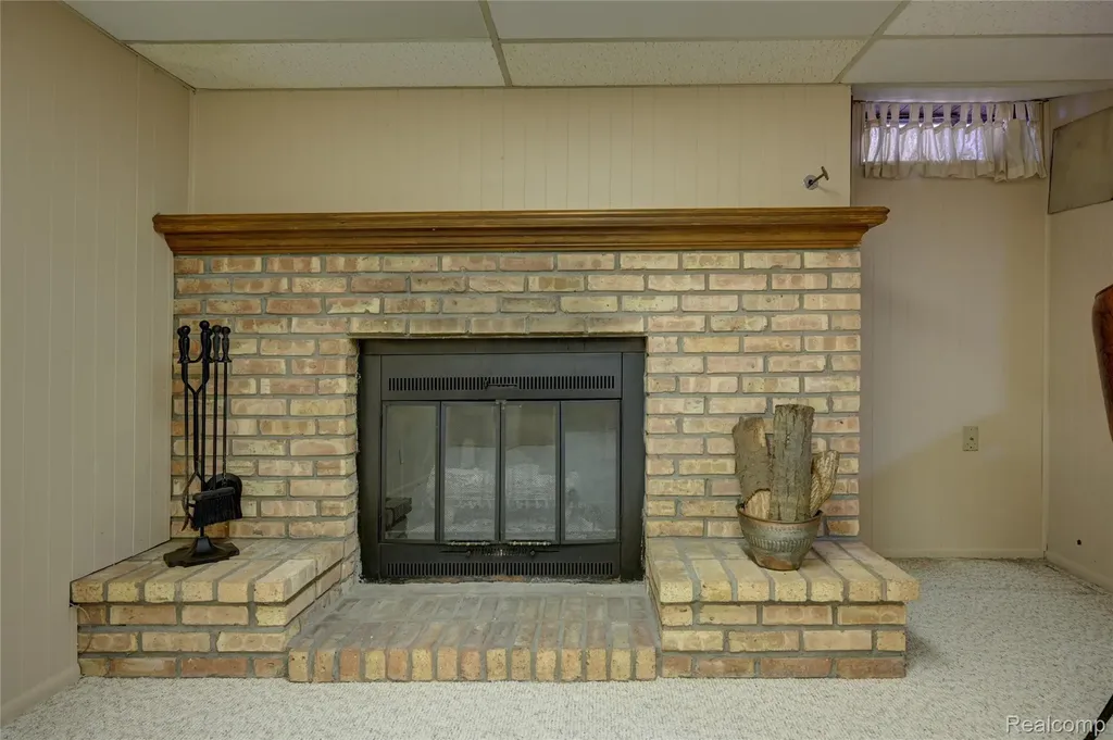 1946 White Birch Court Rochester City MI 48309