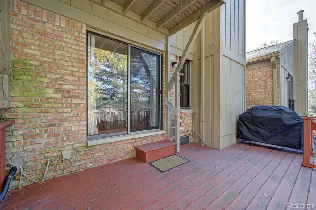 1946 White Birch Court Rochester City MI 48309