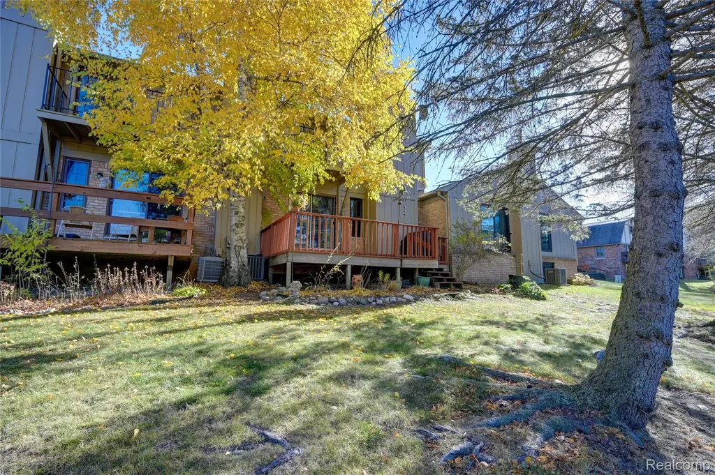 1946 White Birch Court Rochester City MI 48309