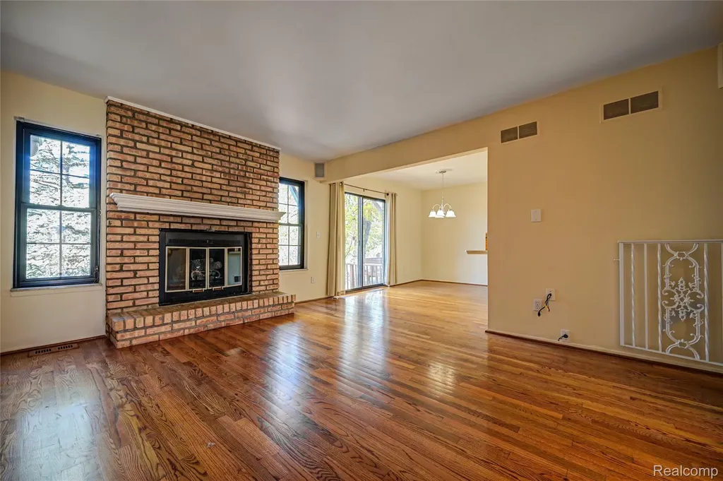 1946 White Birch Court Rochester City MI 48309