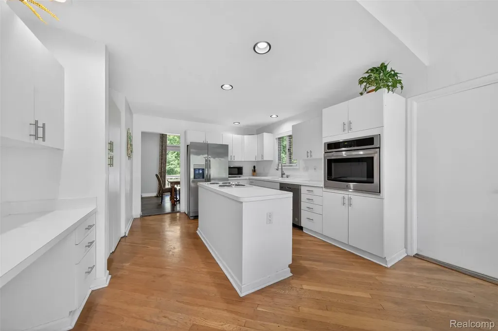 8694 Brazos Court White Lake Charter Township MI 48386