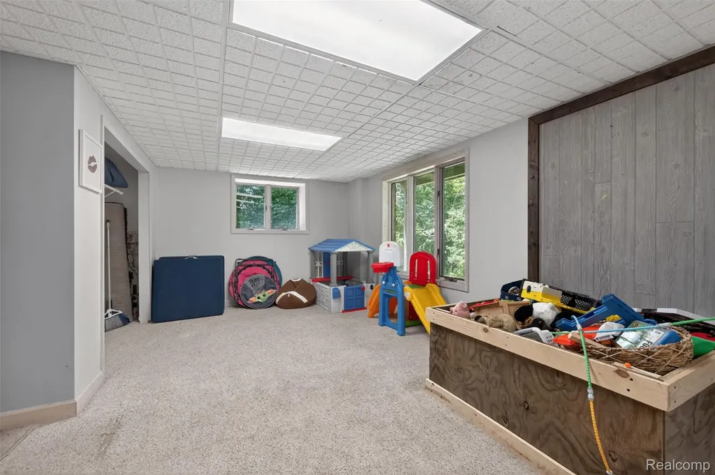 8694 Brazos Court White Lake Charter Township MI 48386