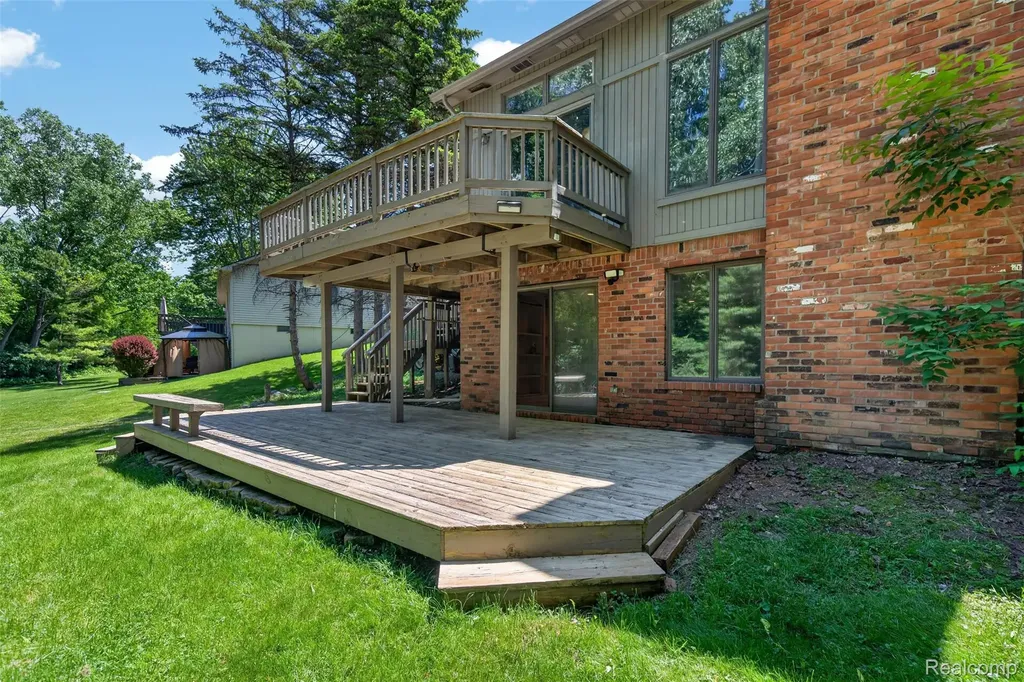 8694 Brazos Court White Lake Charter Township MI 48386