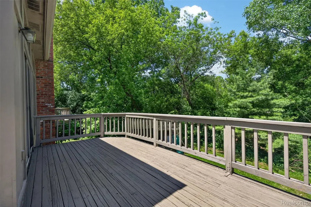 8694 Brazos Court White Lake Charter Township MI 48386